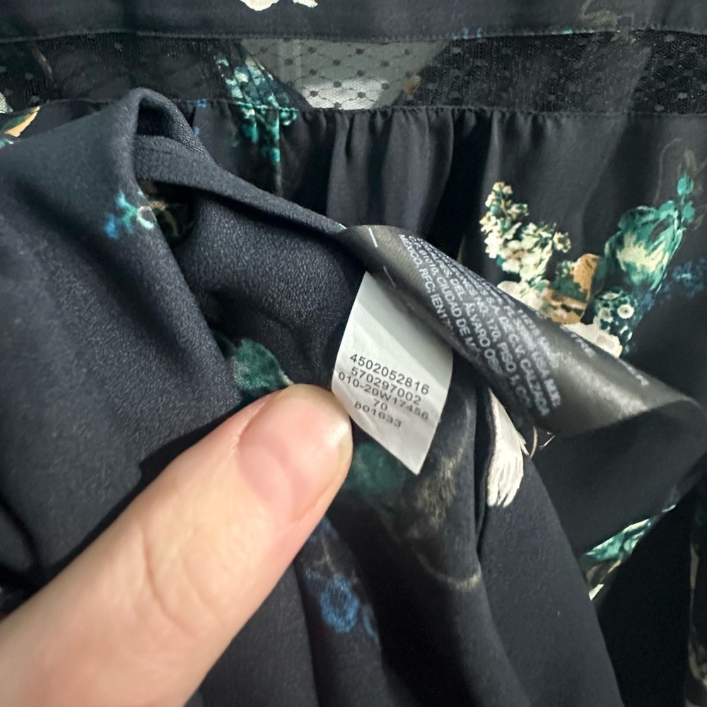 White House Black Market Black Floral Split-Sleeve Blouse - Picture 7 of 11
